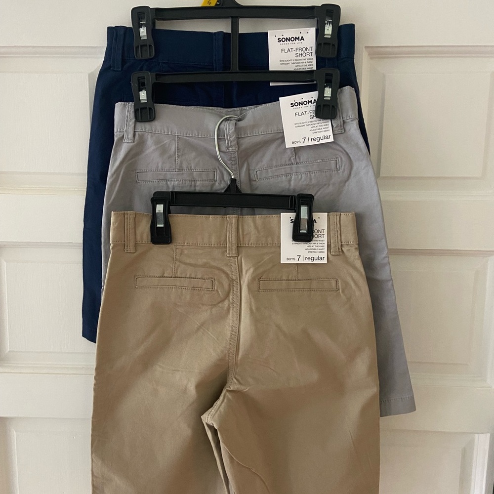 Boys Shorts Brand New w/Tags
Size 7
Tan, Gray & Navy